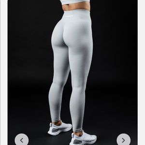 Alphalete amplify silver sky leggings